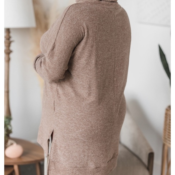 Silver Icing “Casual Living Tunic Sweater” Mocha by Zenana Fits Small/Medium - Picture 2 of 7